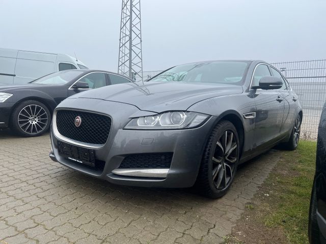 Jaguar XF Pure