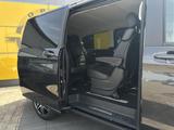 Mercedes-Benz V -Klasse 250d EDITION lang **Navi/NightP./AHK** - Mercedes-Benz E 250: D