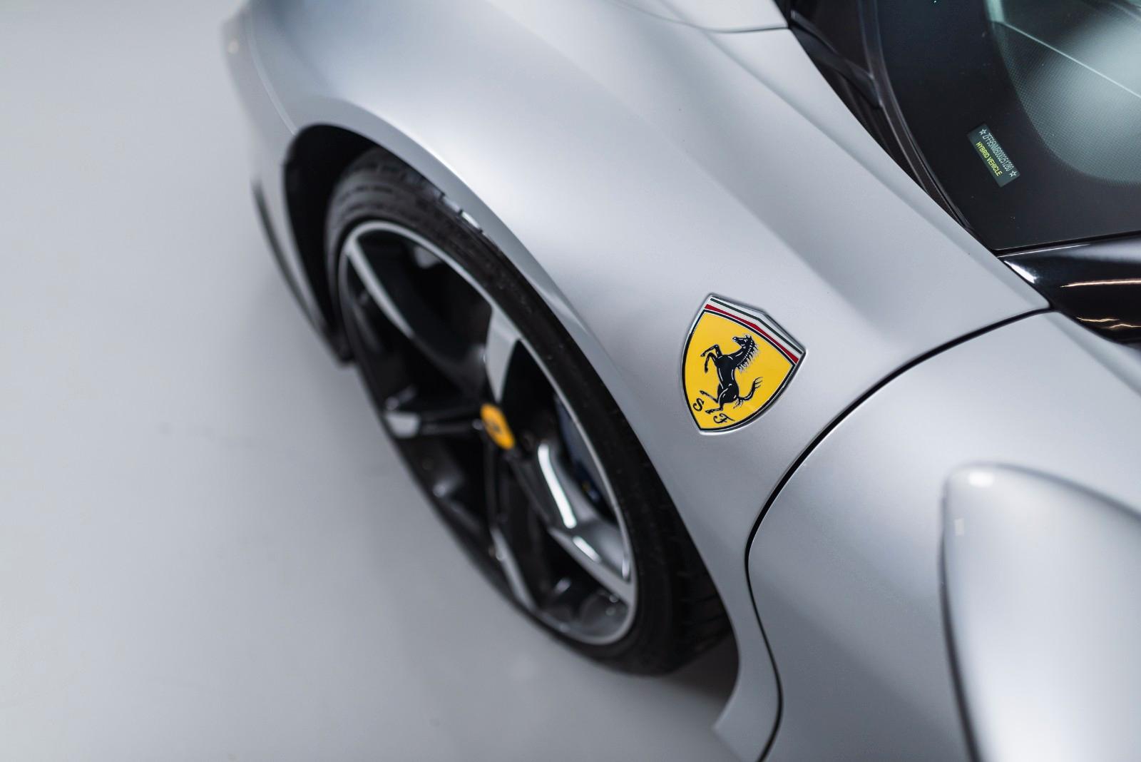 Ferrari SF90 - Garantie, Carbon, Lift, JBL, VAT