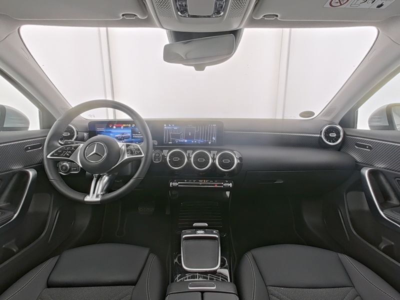 Fahrzeugabbildung Mercedes-Benz A 180 Progressive*KAMERA*LED*SPURHALTE*