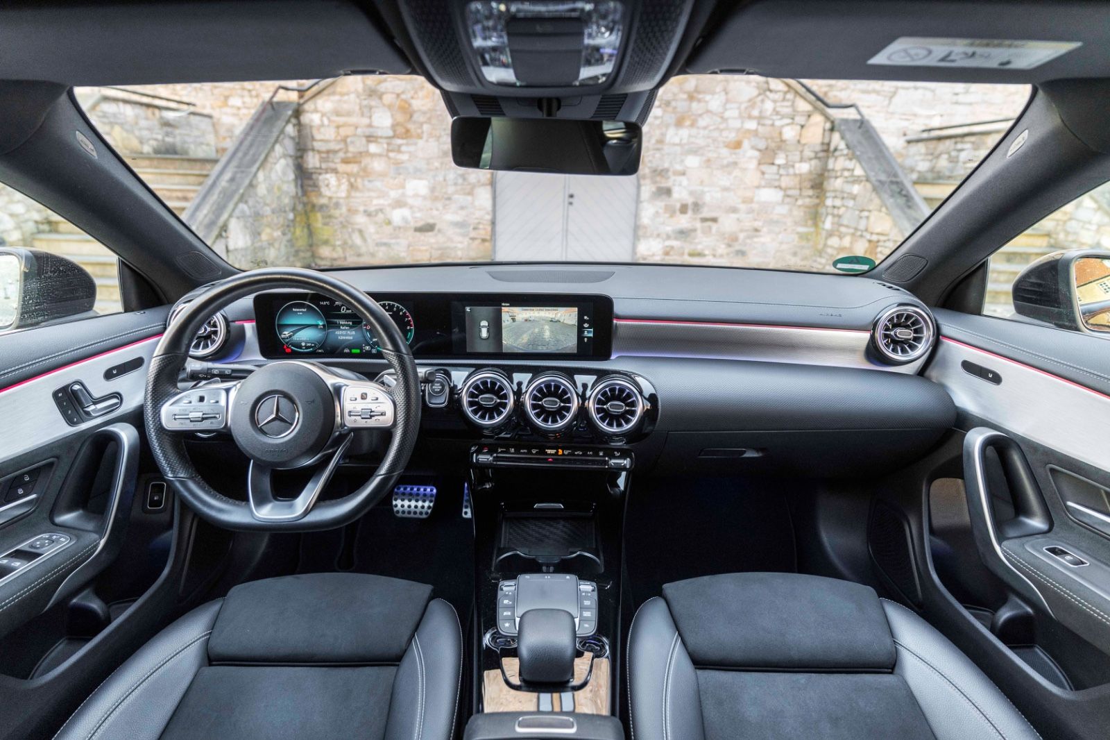 Fahrzeugabbildung Mercedes-Benz CLA 250e Shooting Brake AMG-LINE LED KAM 8FACH