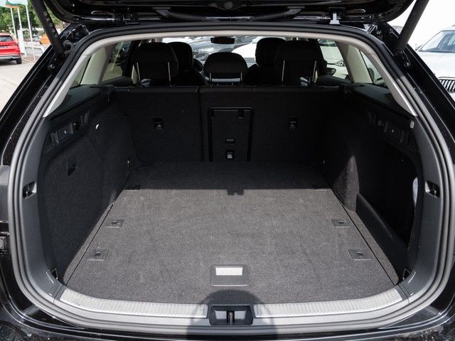 Superb Combi 2.0 TSI Selection 4x4 DSG AHK+MATRI