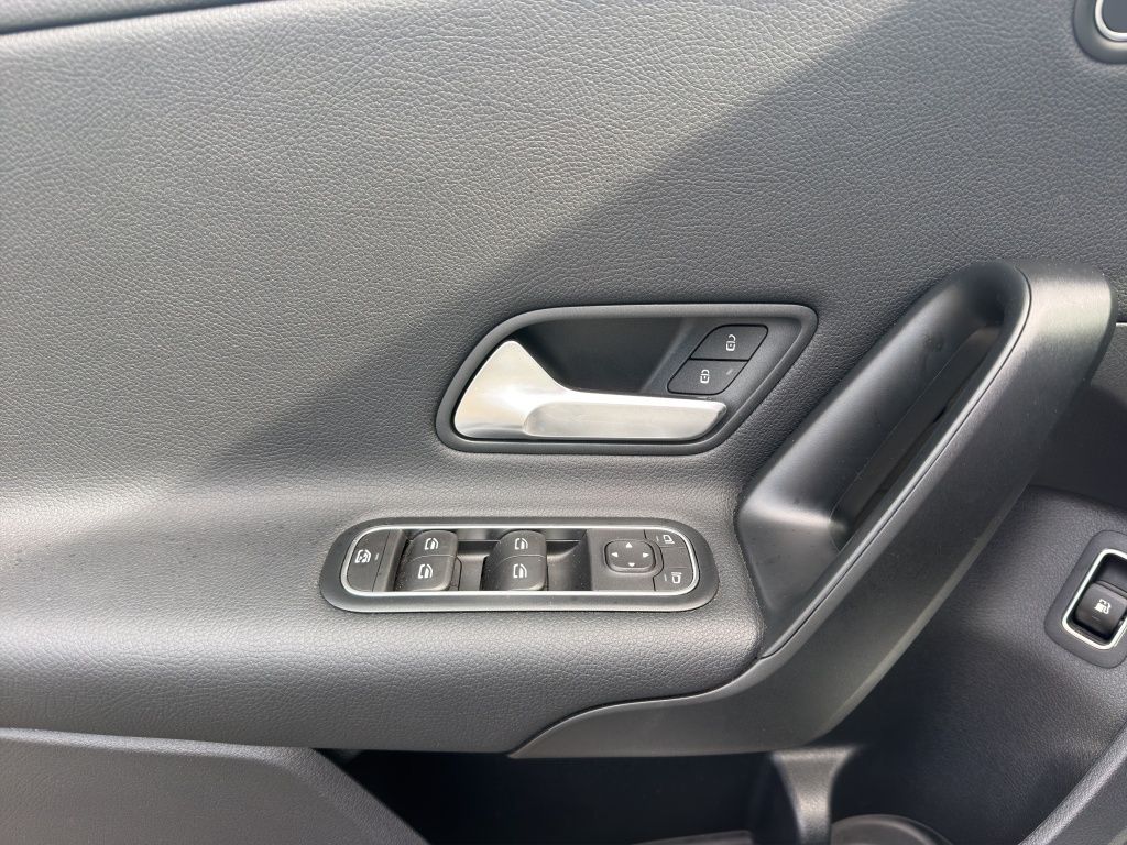 Fahrzeugabbildung Mercedes-Benz A 250 e Kompaktlimousine LED*Nav*SpurH*PDC*RFK