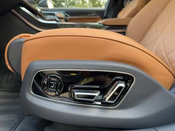 صورة مصغرة 16 لـ 2025 AUDI S8