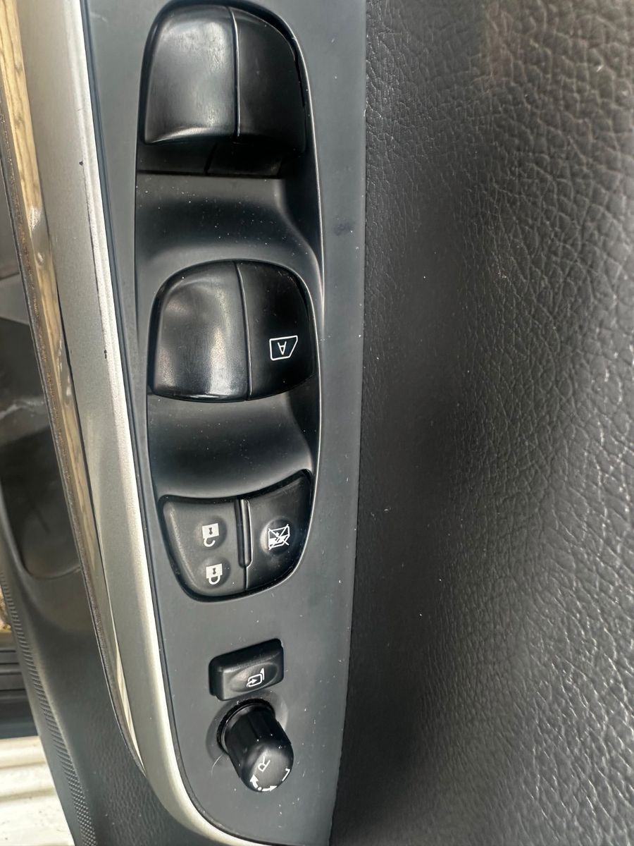 Fahrzeugabbildung Nissan Navara NP300  N-Guard Double Cab 4x4