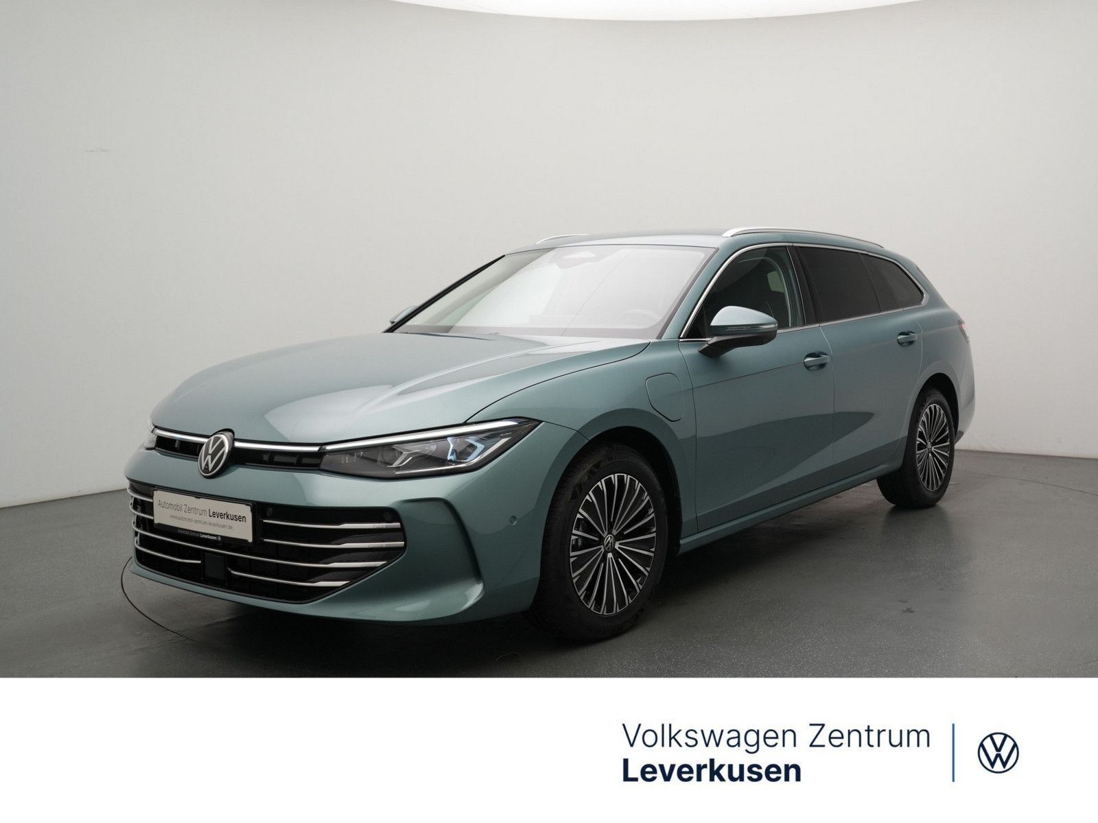Volkswagen Passat eHybrid Elegance MATRIX AHK ACC KAM 360°