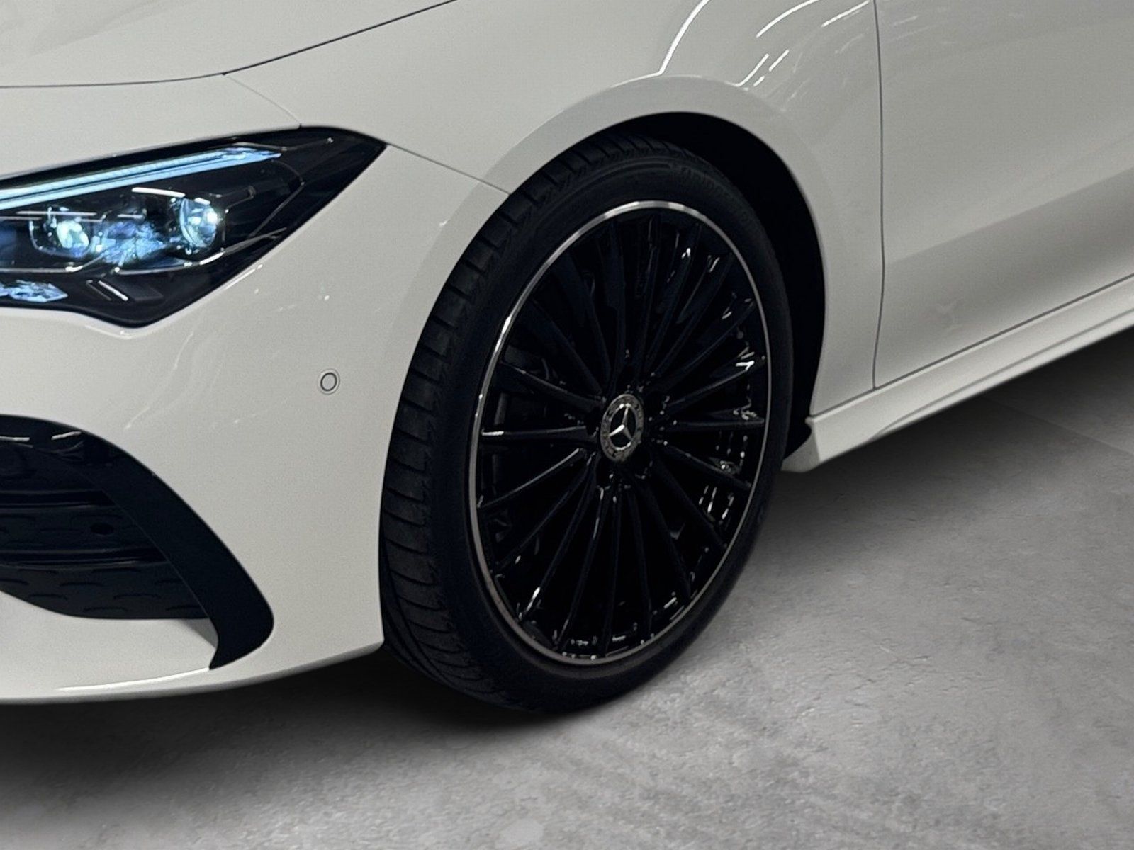 Fahrzeugabbildung Mercedes-Benz CLA 200 AMG Plus*Pano*Burmester*Night*HuD*360°*