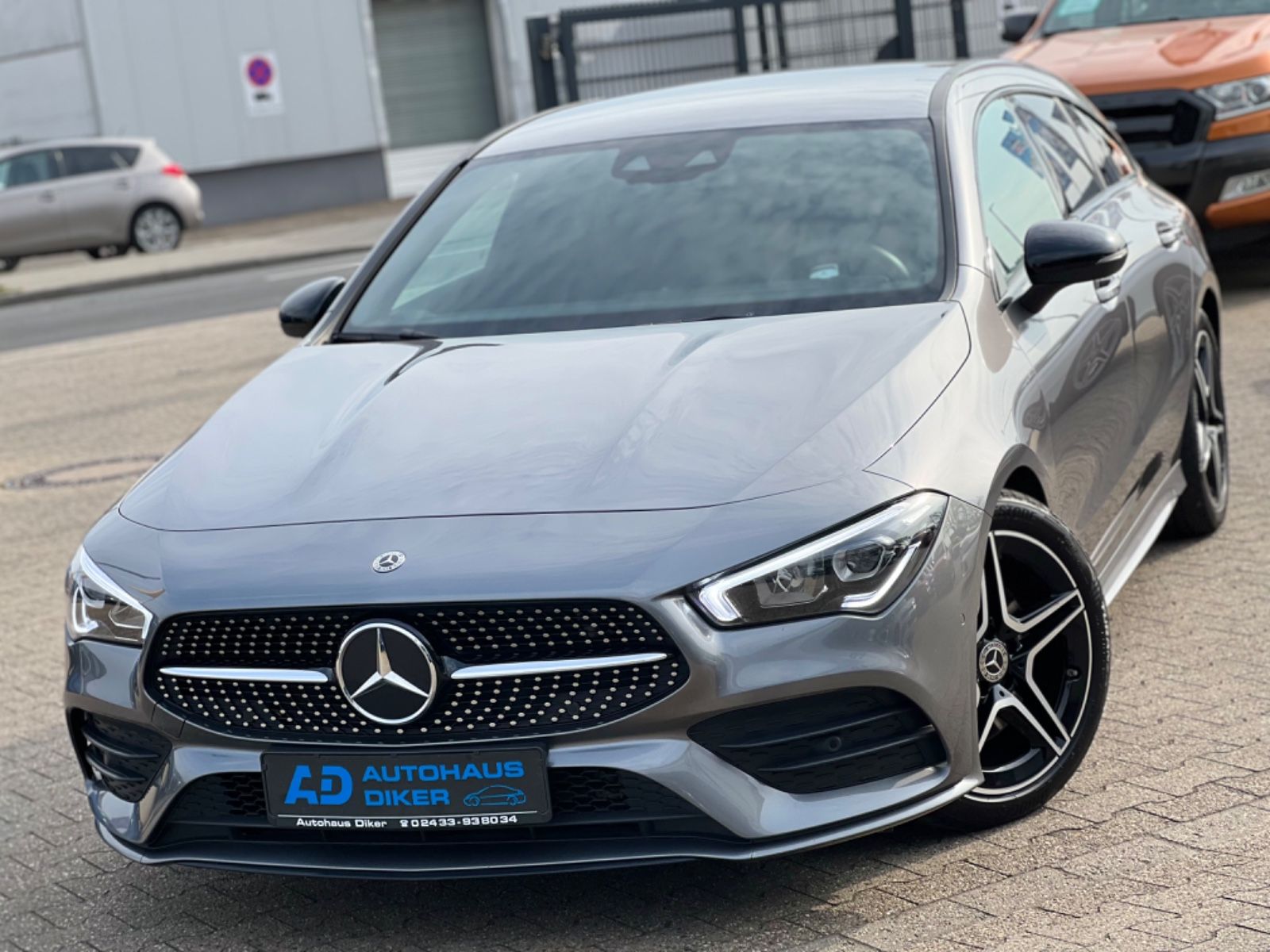 MERCEDES-BENZ CLA 200 d Shooting Brake AMG Line Night-Paket