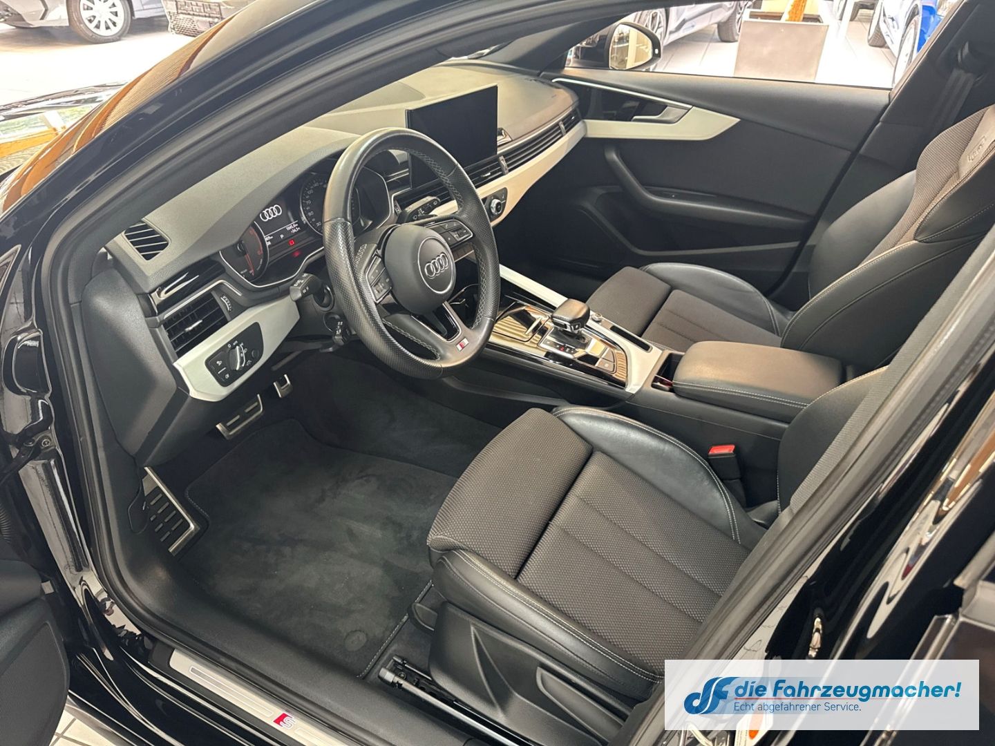 Fahrzeugabbildung Audi A4 Avant 35 TDI S line Navi Leder LED ACC Klimaa