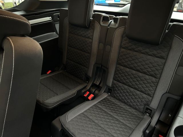 Fahrzeugabbildung Volkswagen Touran 1.6 TDI 7 Sitze+Navi+SHZ+BT+PDC+LM+