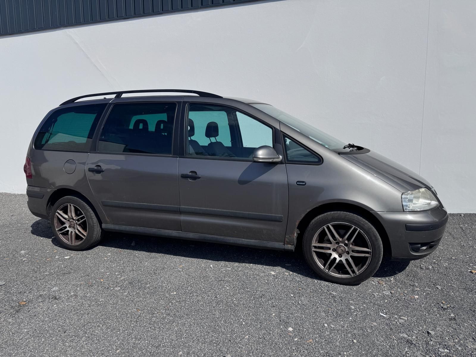 Fahrzeugabbildung Volkswagen SHARAN 1.9 TDI TRENDLINE/8xBEREIFUNG