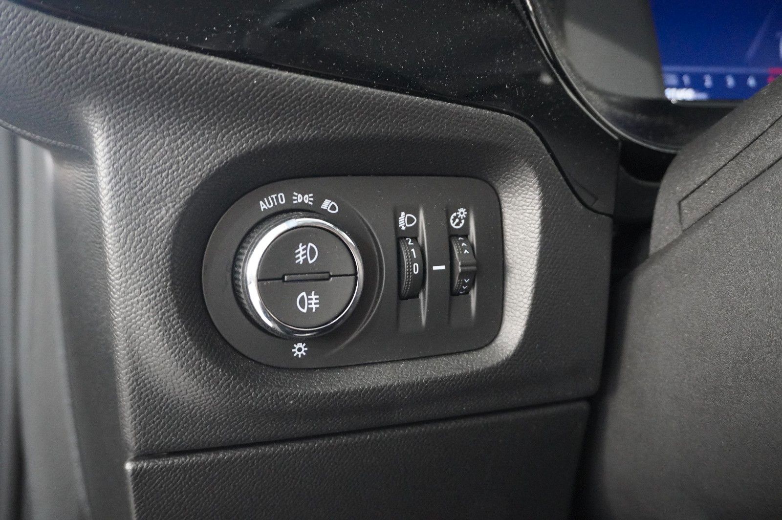 Fahrzeugabbildung Opel Corsa F 1.5D ELEGANCE NAVI/LED/KAMERA/SH/VIRTU.