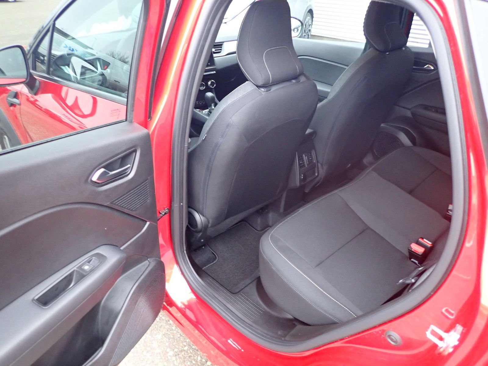 Fahrzeugabbildung Renault Captur Experience TCe 140 EDC