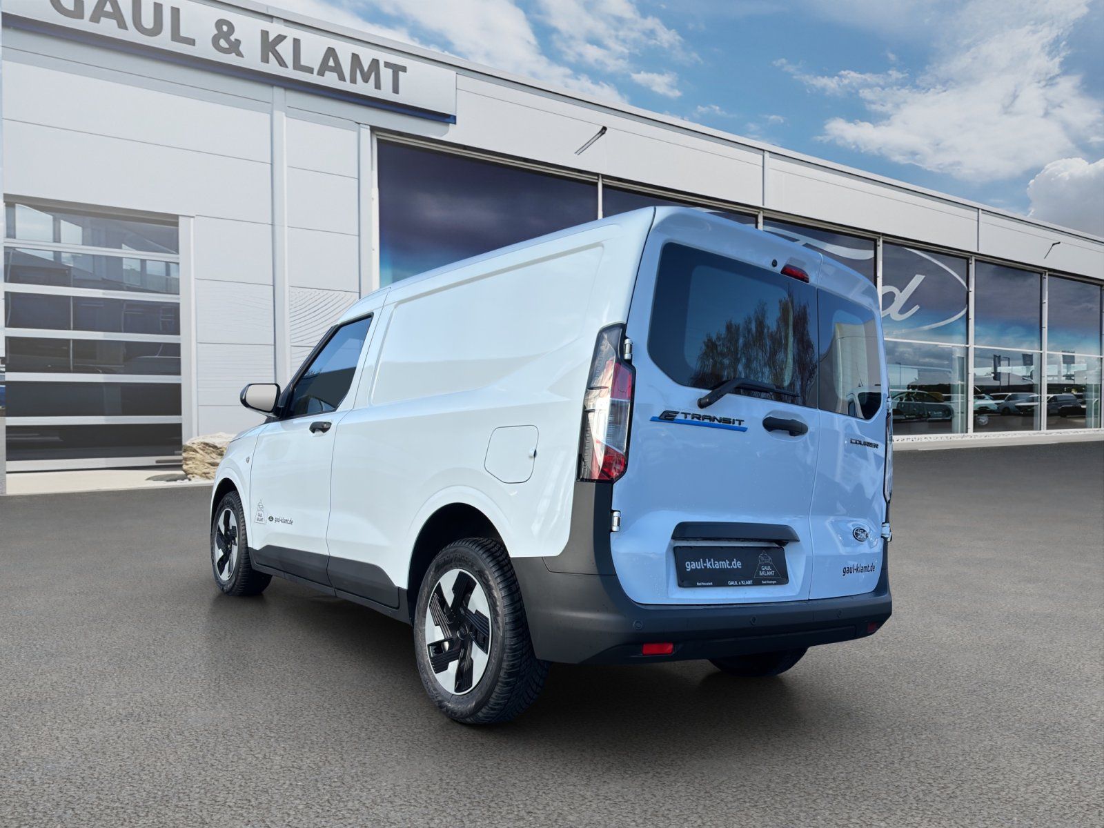 Fahrzeugabbildung Ford Tourneo Courier BEV Trend eMotor