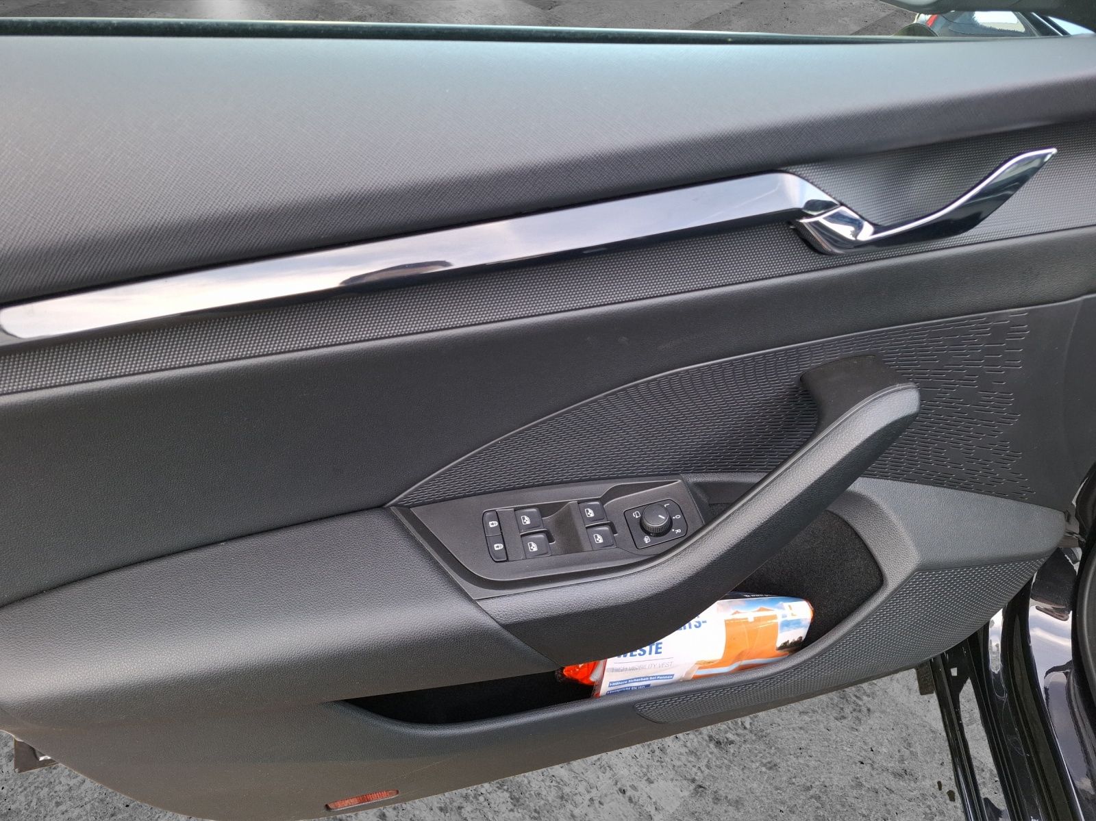 Fahrzeugabbildung SKODA Octavia Combi TDI Ambition DSG LED Navi ACC PDC