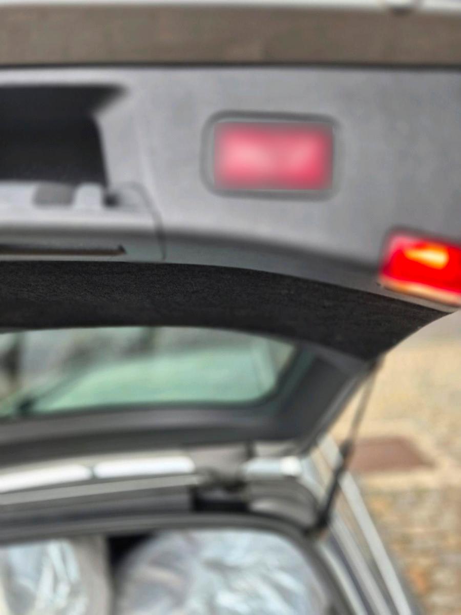 Mercedes-Benz  2011 — photo 12