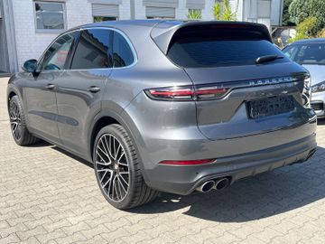 Porsche Cayenne - 2