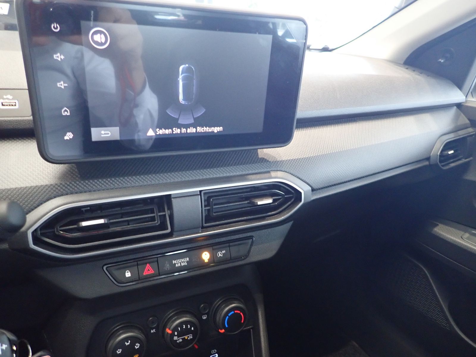 Fahrzeugabbildung Dacia Sandero Essential SCe 65/EPH/FH/KLIMA