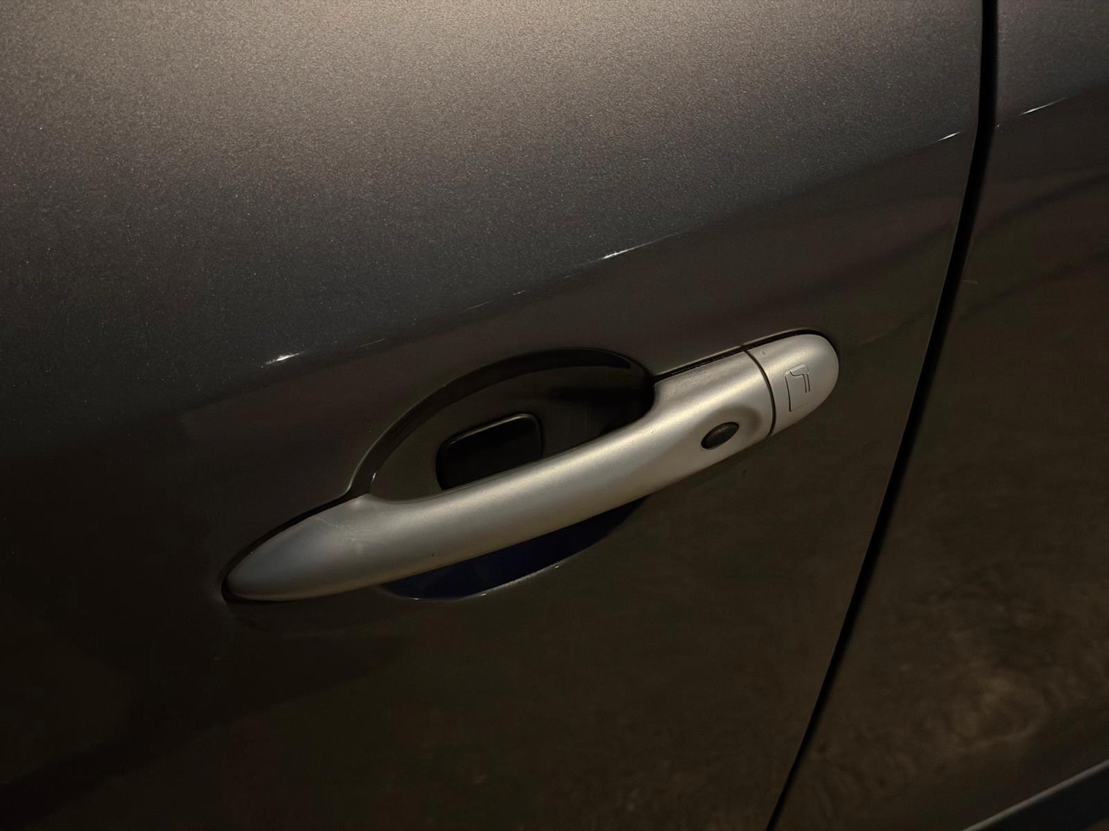 Renault Megane 2011 — photo 10