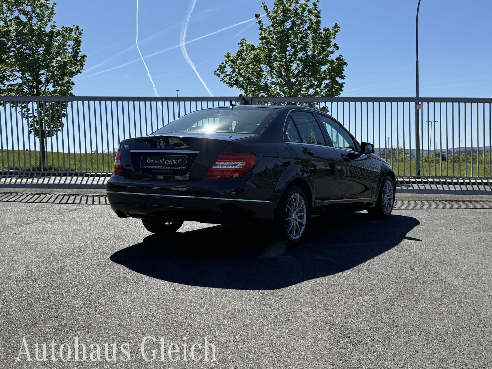 Fahrzeugabbildung Mercedes-Benz C 180 CGI Elegance BE Ausstattung BlueEfficiency