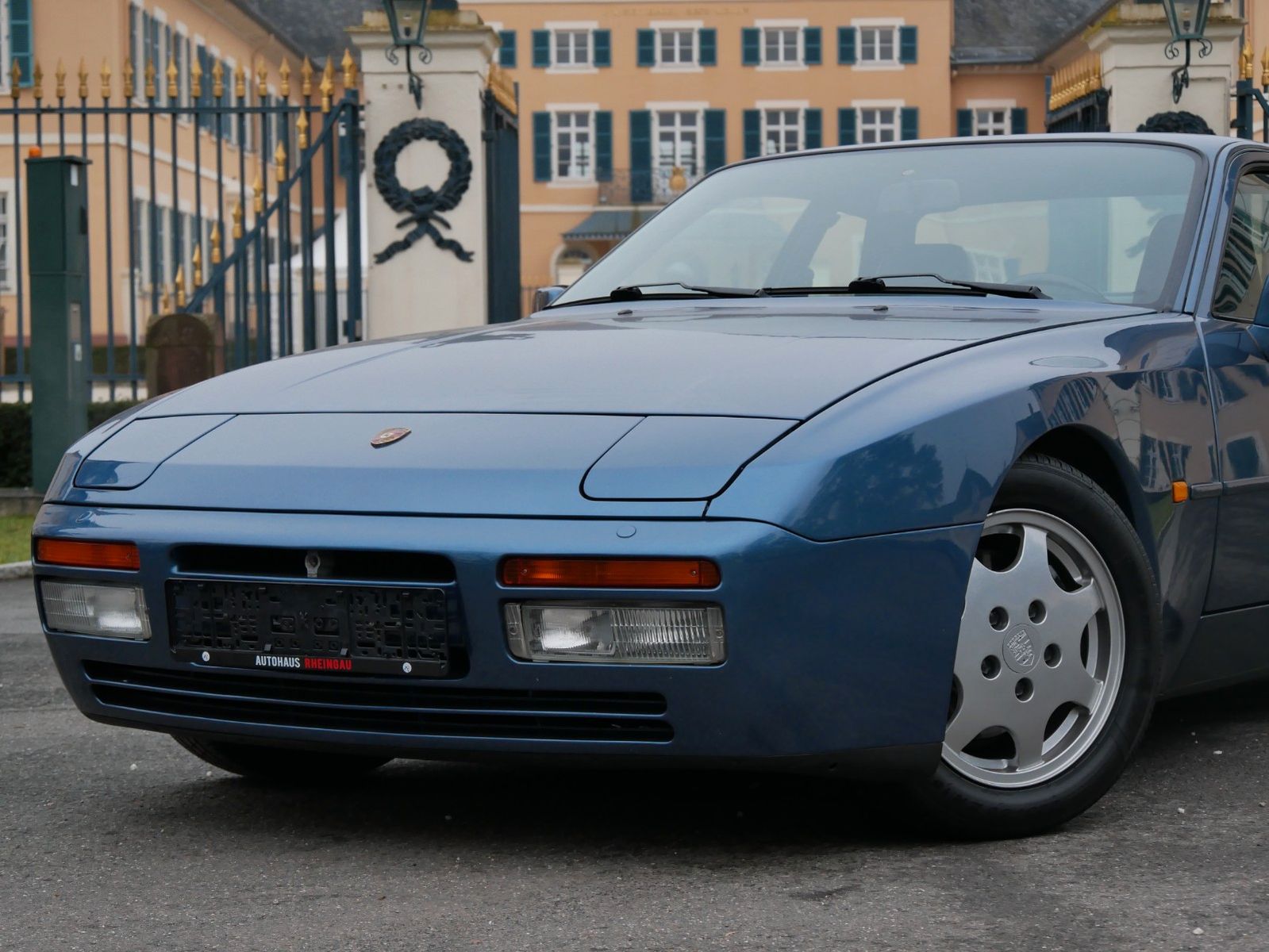 Fahrzeugabbildung Porsche 944 Turbo