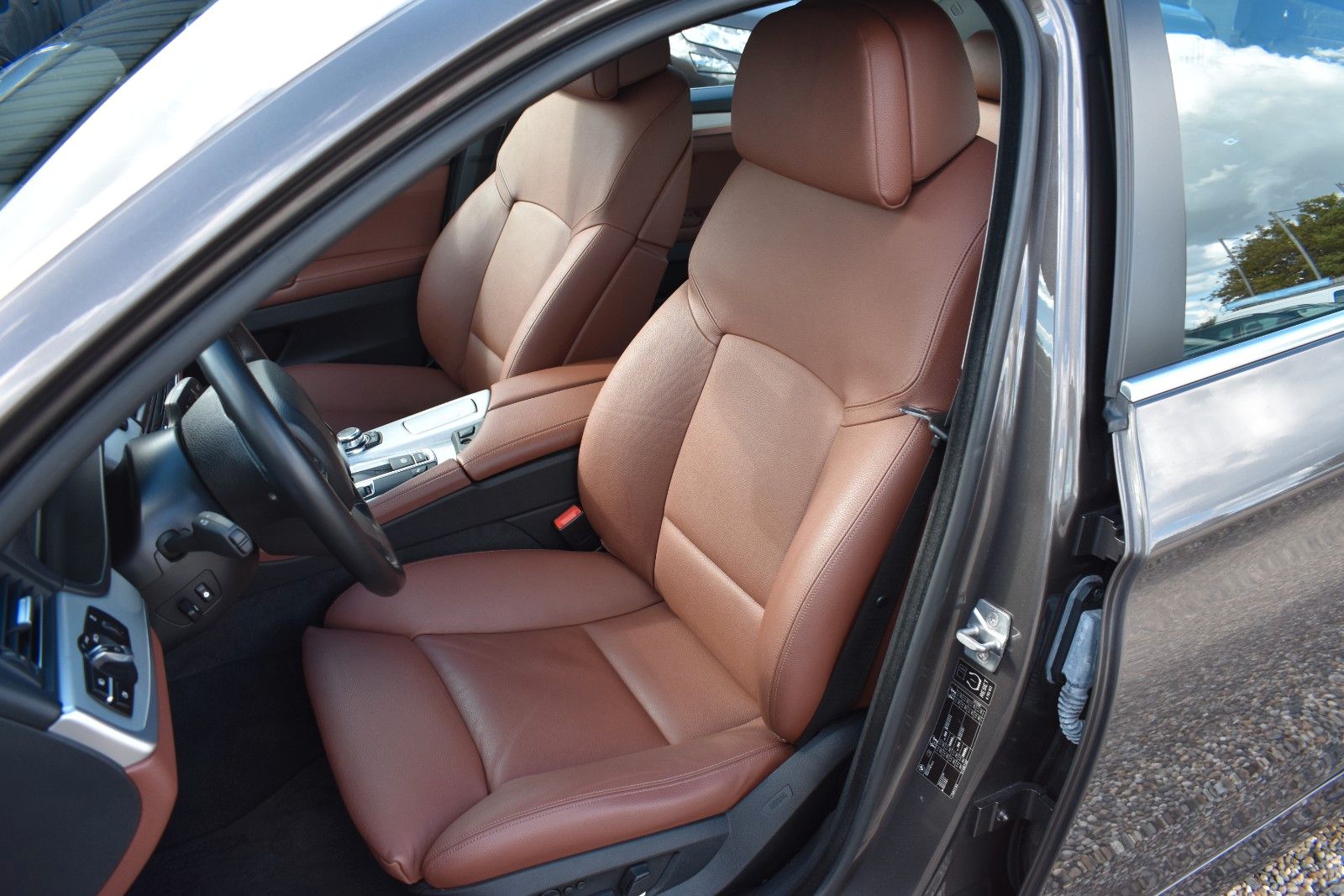 Fahrzeugabbildung BMW 520i Limo Autom. Navi Leder Xenon AHK GSD