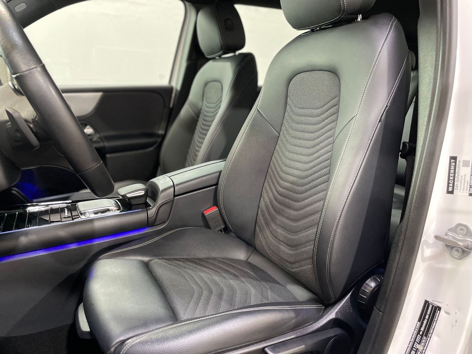 Fahrzeugabbildung Mercedes-Benz GLB 200 Style #LED#MBUX#Distr.#Kamera#Ambiente