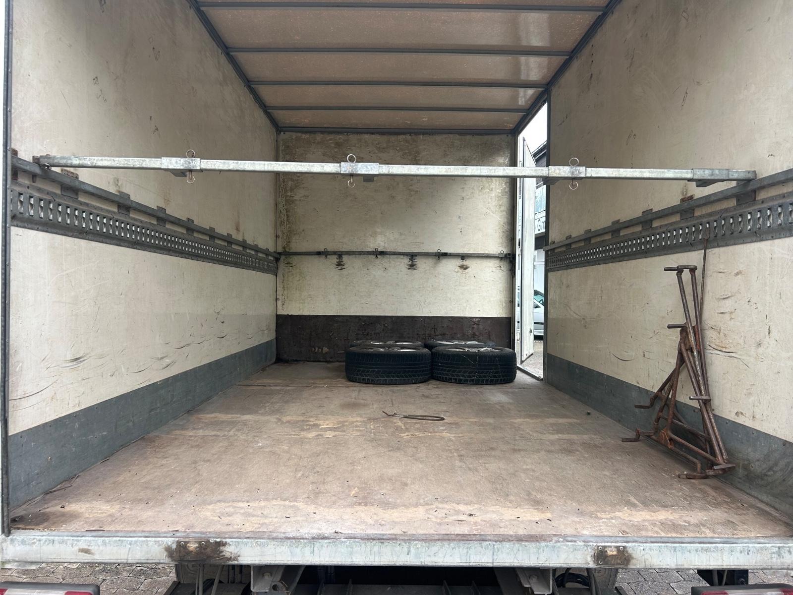 Iveco LKW GESCHLOSSENE  KASTEN LADEBOARDWAND