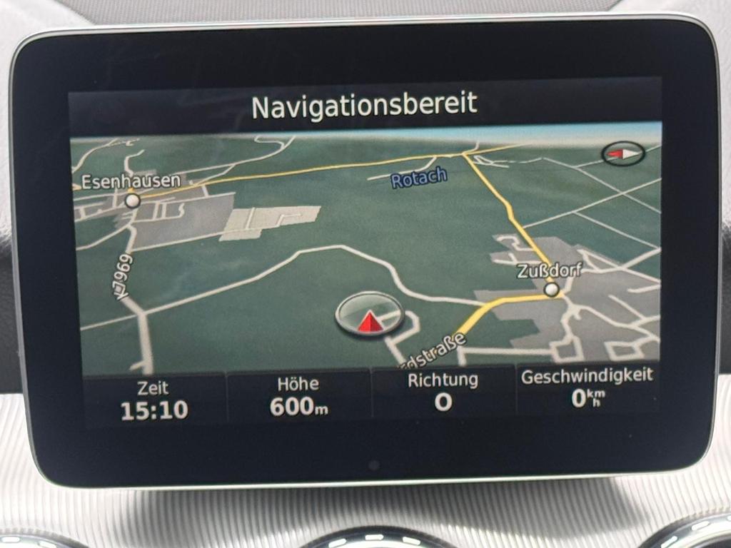 Mercedes-Benz GLA 200