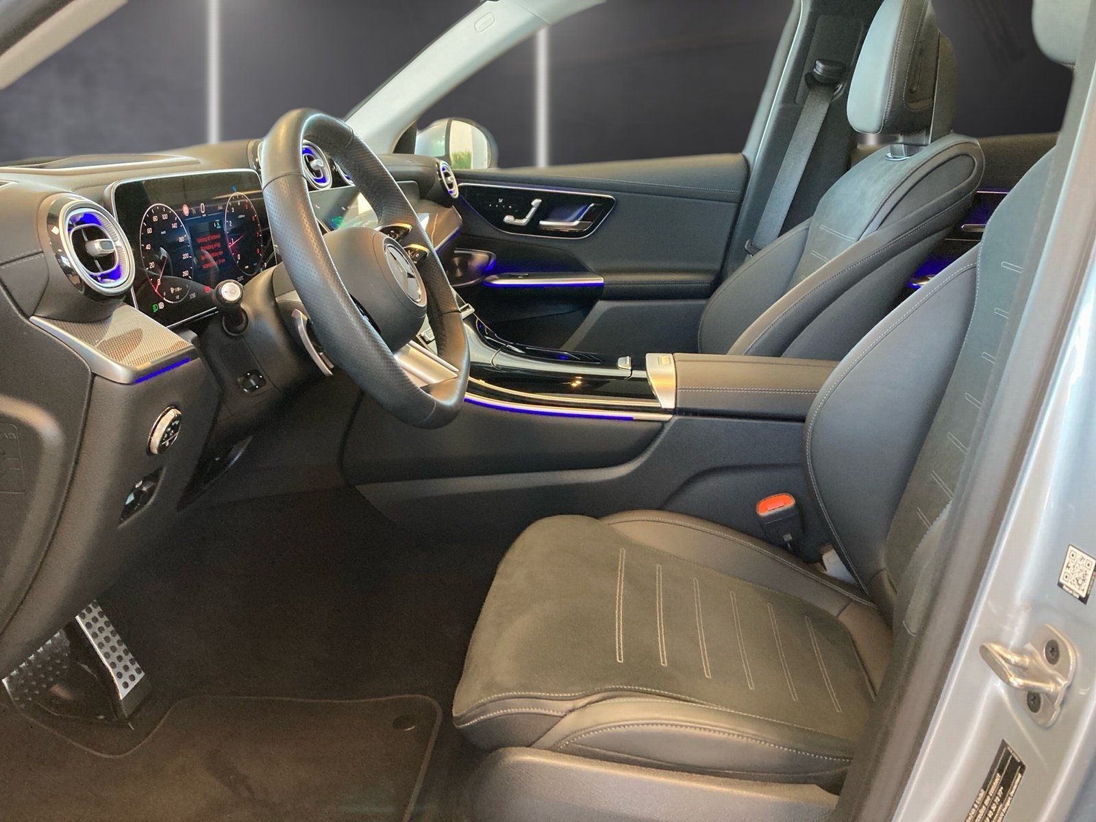 Fahrzeugabbildung Mercedes-Benz GLC 200 4M AMG Plus*Pano*Burme*HUD*360°*DIGITAL*