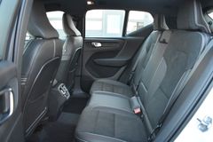Fahrzeugabbildung Volvo XC40 B4 R-Design *STDHZG*PANO*360°*ACC*AHK