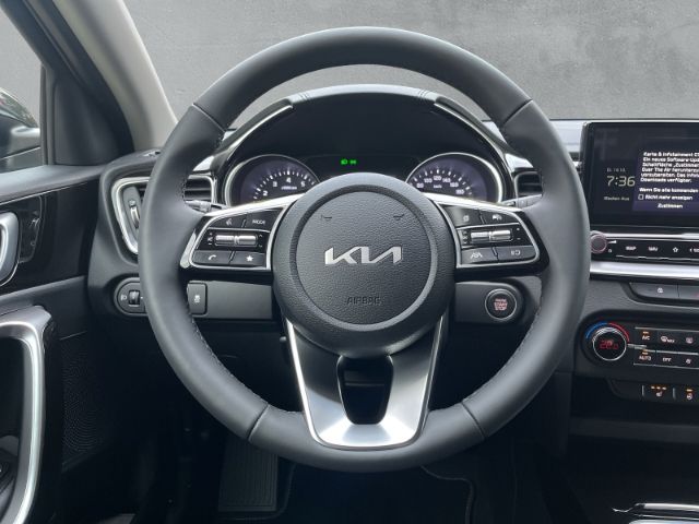 Fahrzeugabbildung Kia Ceed ULTIMATE EDITION 1.0 T-GDI *STYLE-PAKET*