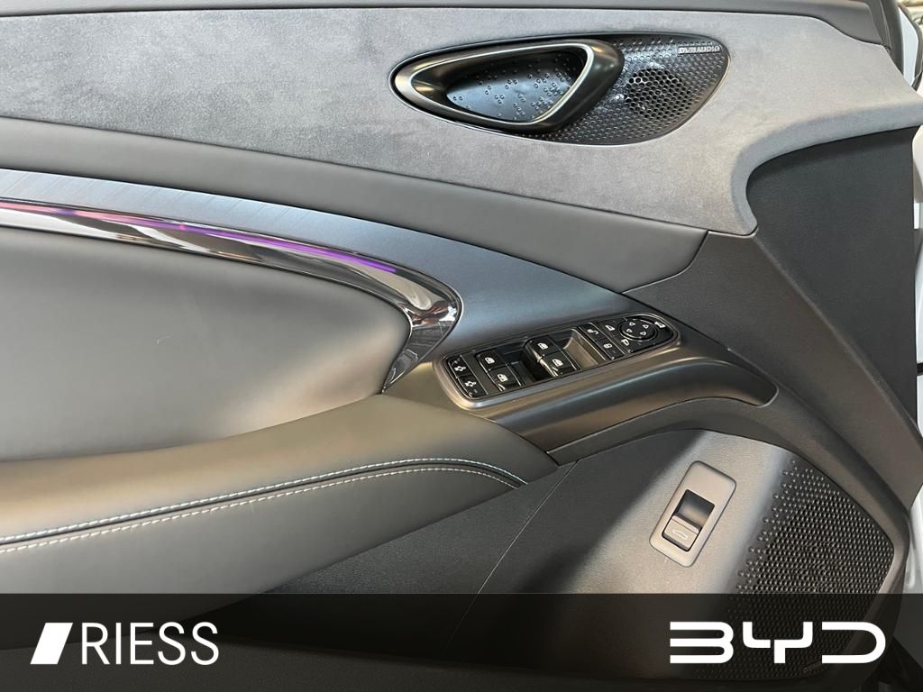 BYD SEAL