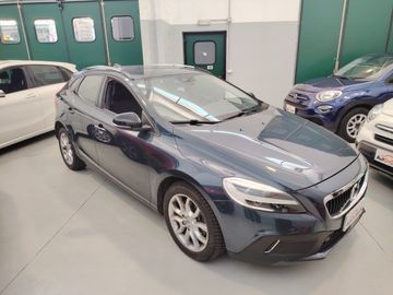 Volvo V40 Cross Country - 1
