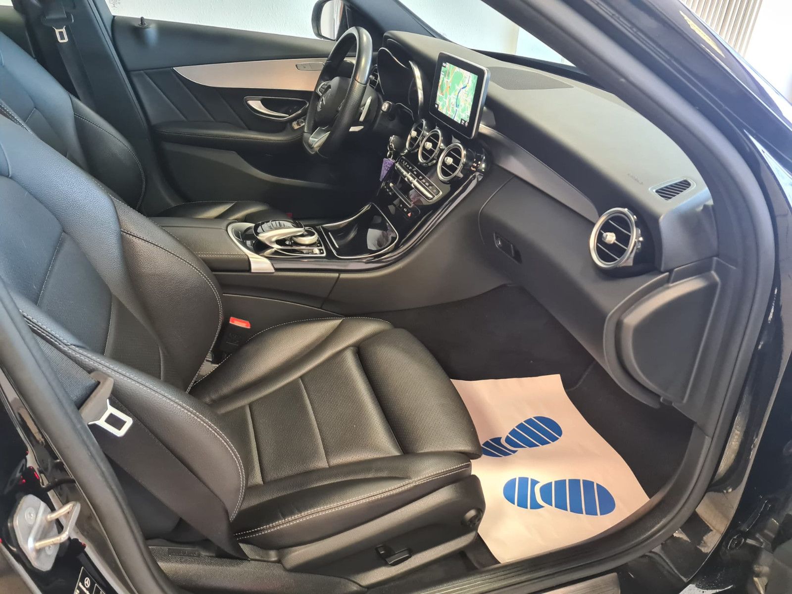 Fahrzeugabbildung Mercedes-Benz C 250 T / AMG / NAVI / LEDER / PANORAMADACH