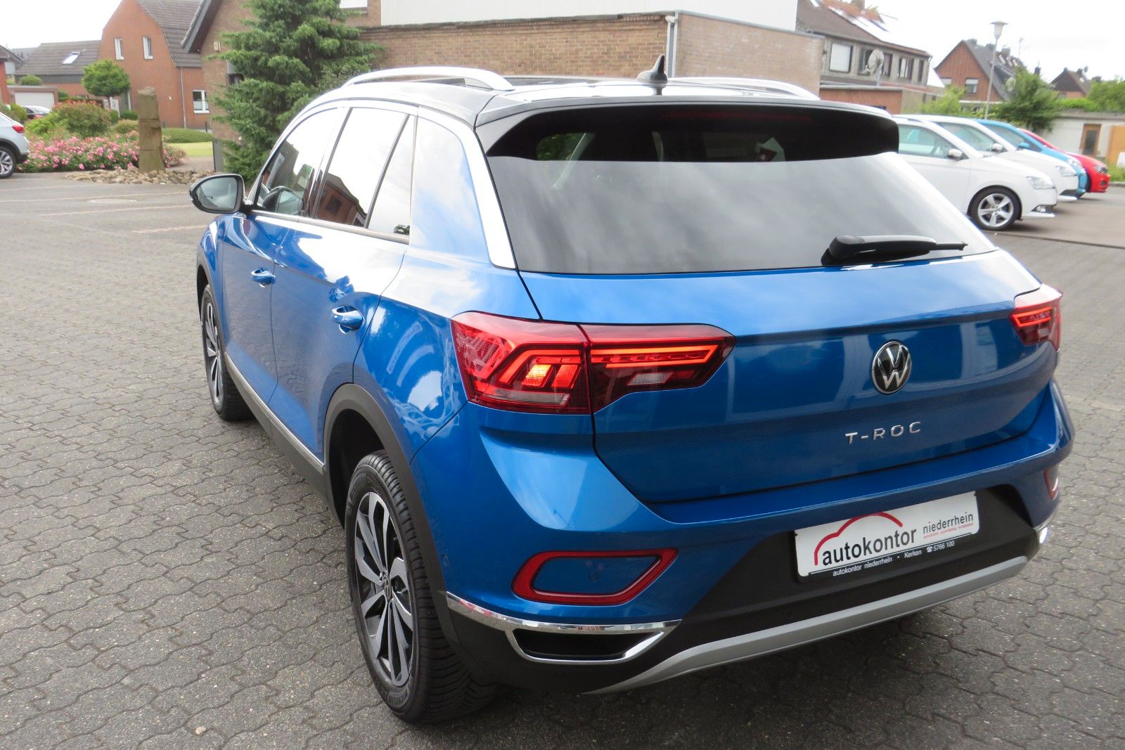 Fahrzeugabbildung Volkswagen T-Roc Style ACC APP MASSAGE SITZH. 17`KAMERA 1.H