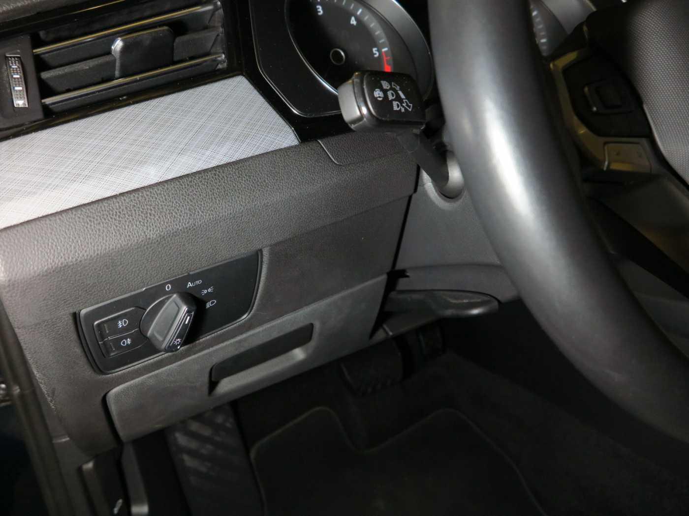 Volkswagen Passat Variant 2.0 TDI SCR DSG7 Business Navi