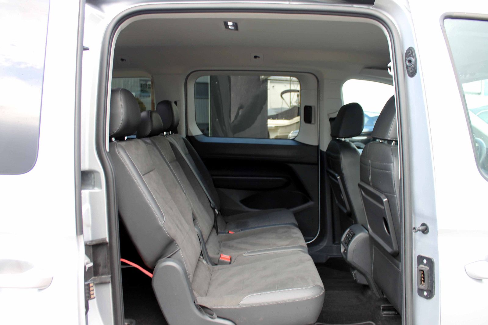 Fahrzeugabbildung Volkswagen Caddy Maxi Style Kombi 7-Stz. DSG ACC KAM AHK