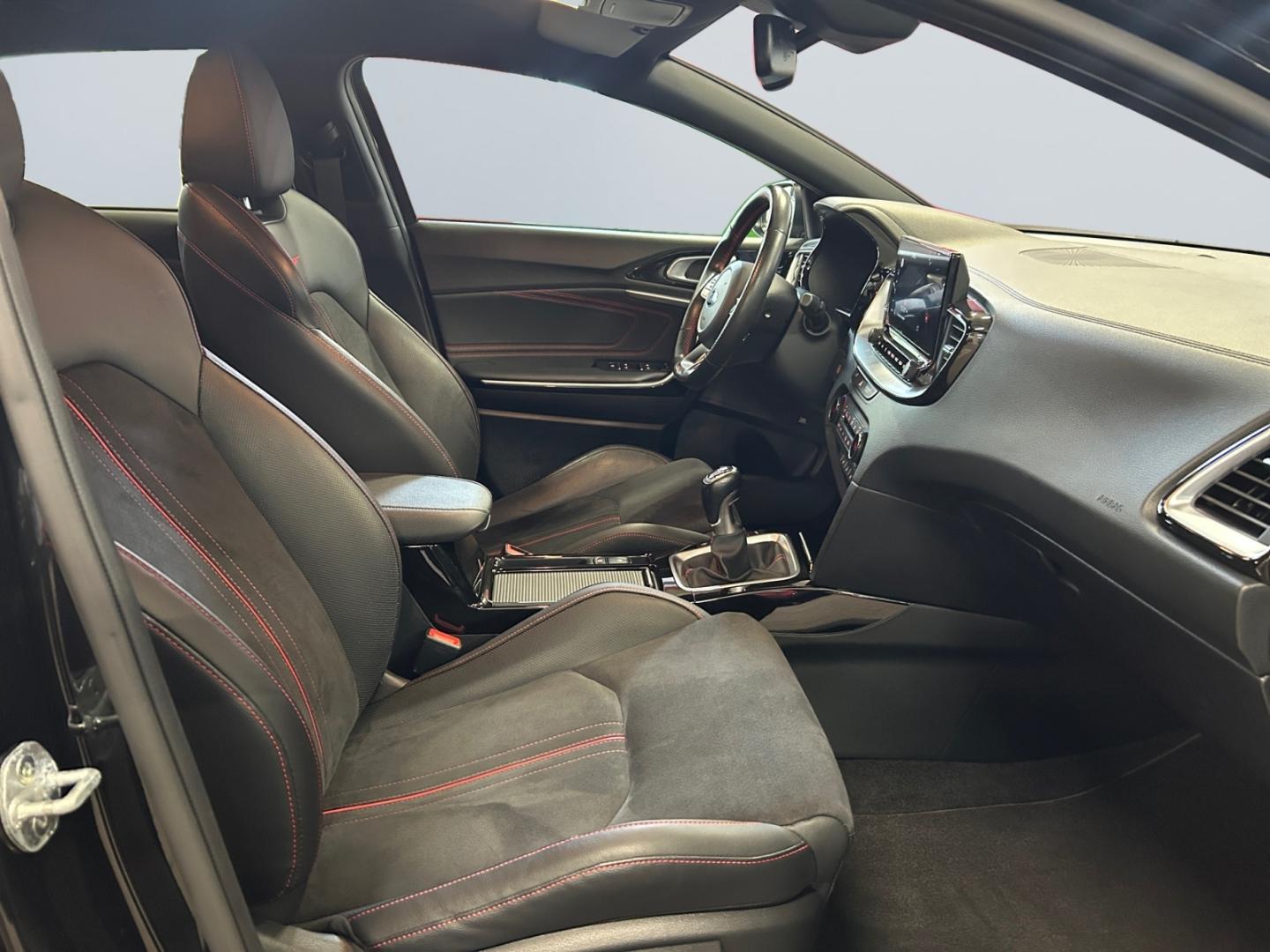 Kia ProCeed 1.6 T-GDI GT *Digi CP*Navi*JBL*CAM*SHZ*