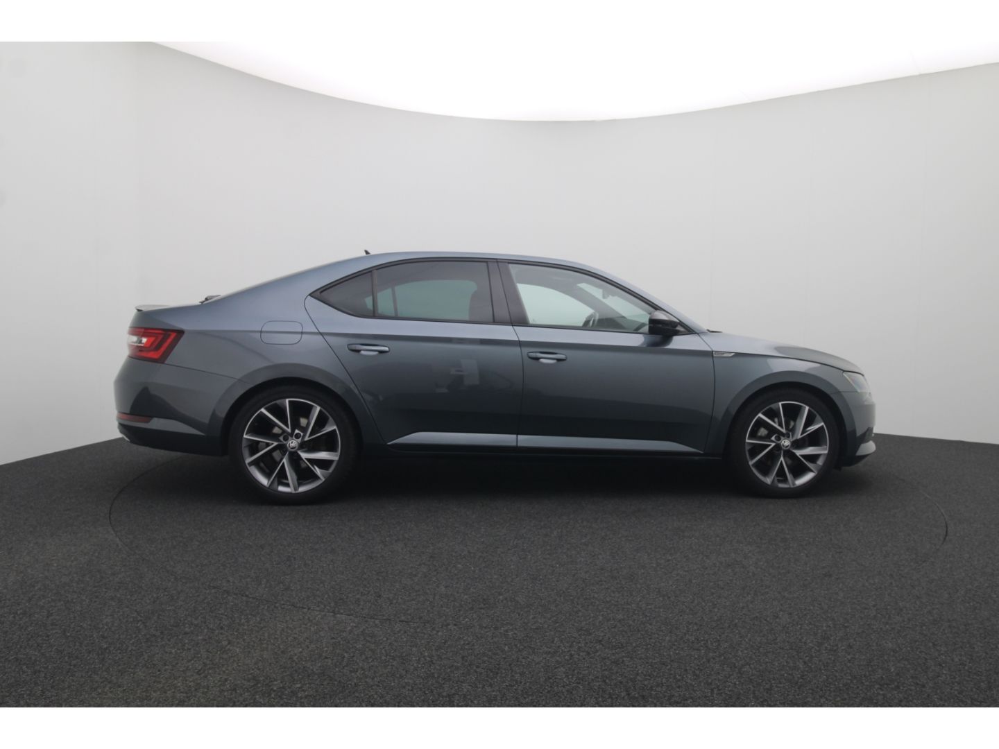 Fahrzeugabbildung SKODA Superb SportLine 4x4 Sportline Canton ACC AHK