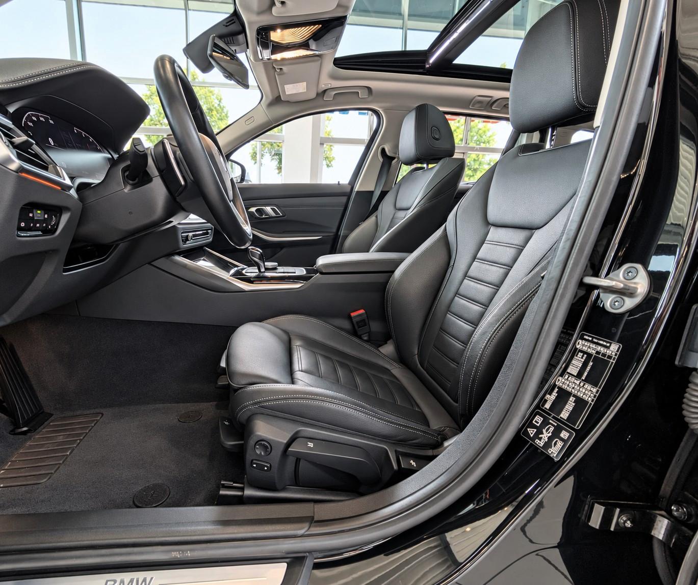 BMW 330d xDrive SAG LUXURY LEDER VIRTUAL  PANO LED