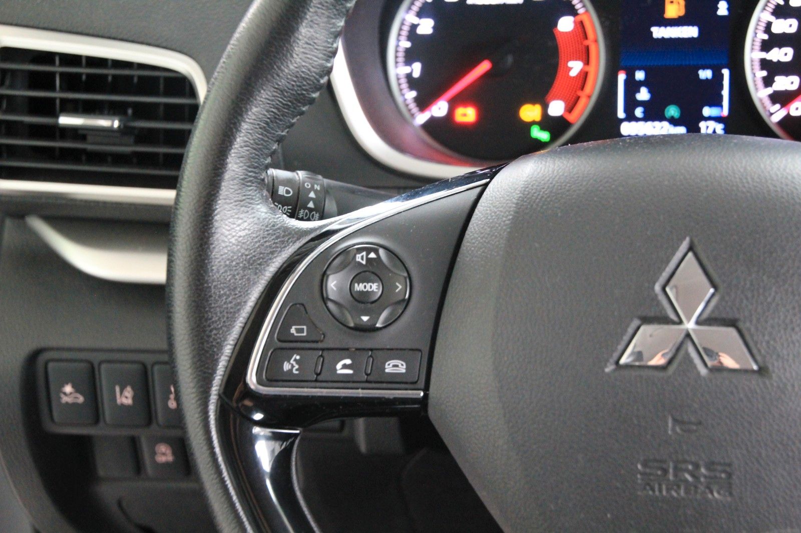 Fahrzeugabbildung Mitsubishi Eclipse Cross Intro Edition 2WD