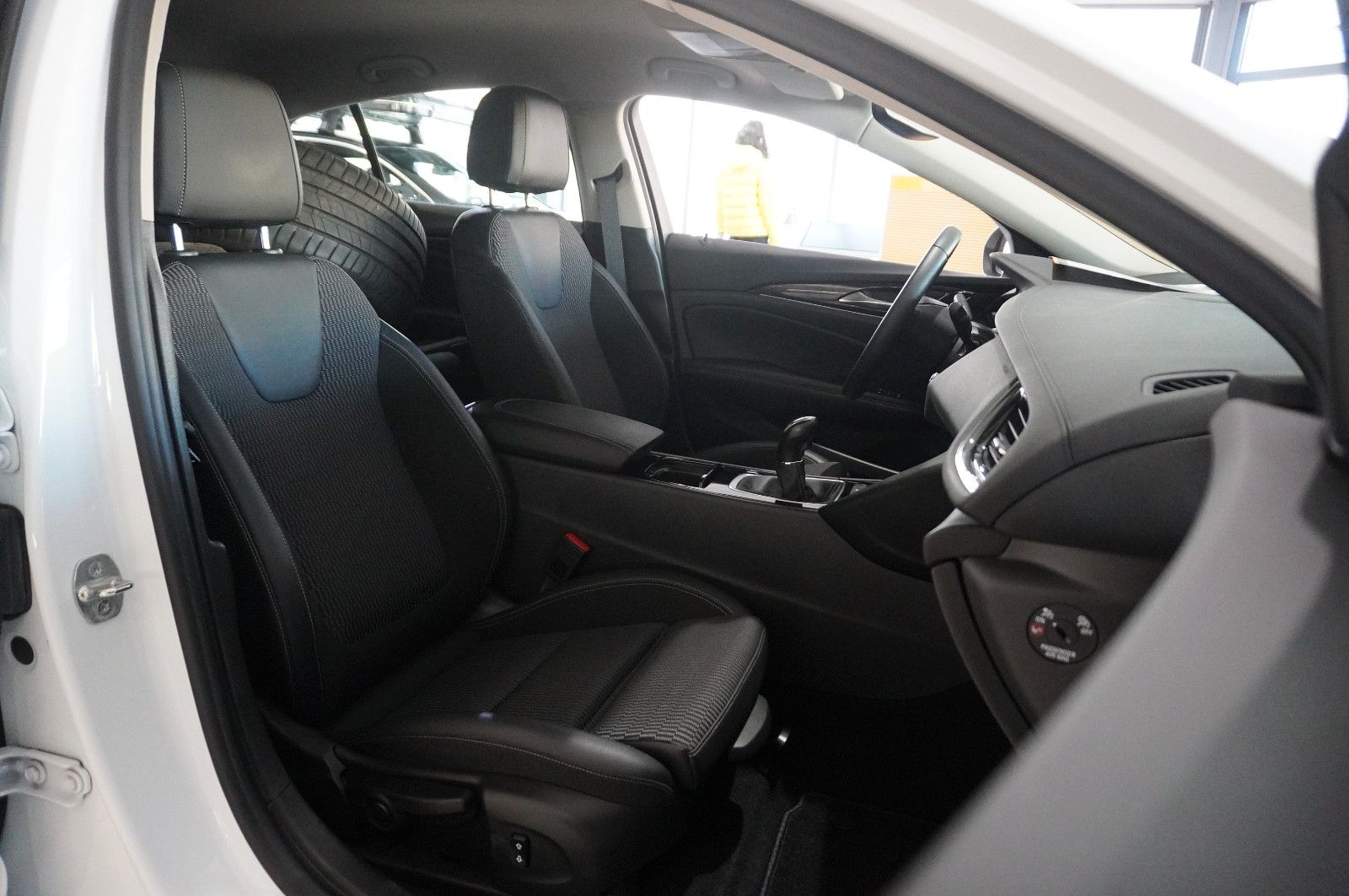 Fahrzeugabbildung Opel Insignia B GS 2.0D ELEGANCE NAVI/LED/KAMERA/DAB+