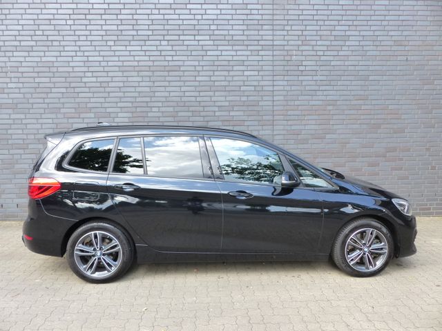 BMW 220i Gran Tourer Sport Line/Automatik/Navi/LED