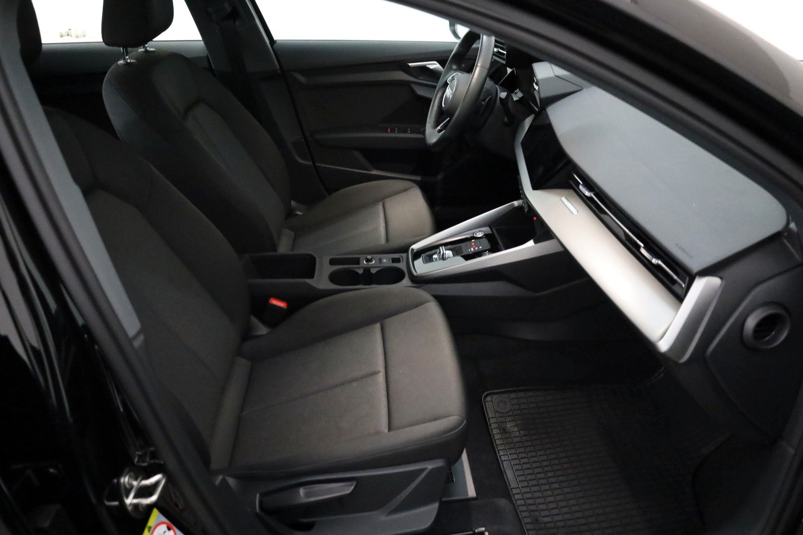 Fahrzeugabbildung Audi A3 40 TFSIe Sportback ACC,LED,CarPlay,SH,PDC