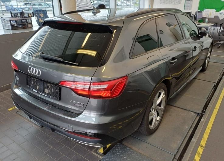 Fahrzeugabbildung Audi A4 Avant 45 TDI quattro S line PANORAMA KAMERA L