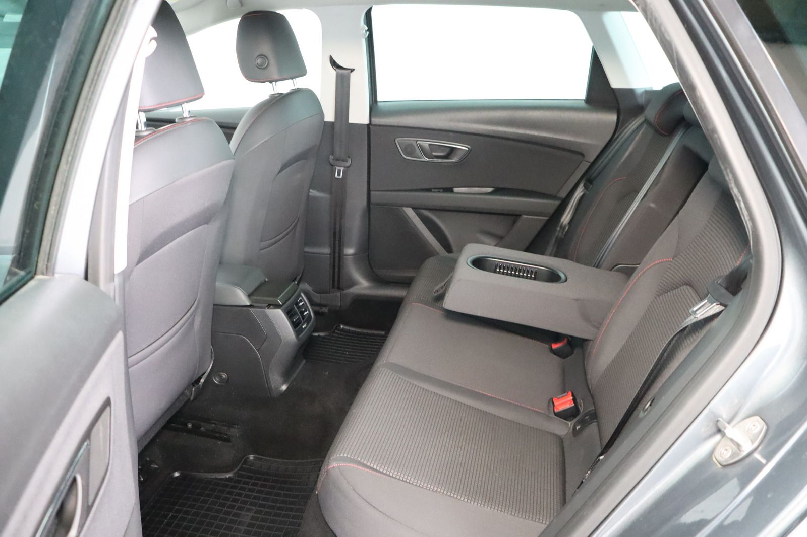 Fahrzeugabbildung SEAT Leon ST 1.4 FR LE 1. Hand * LED * Navi