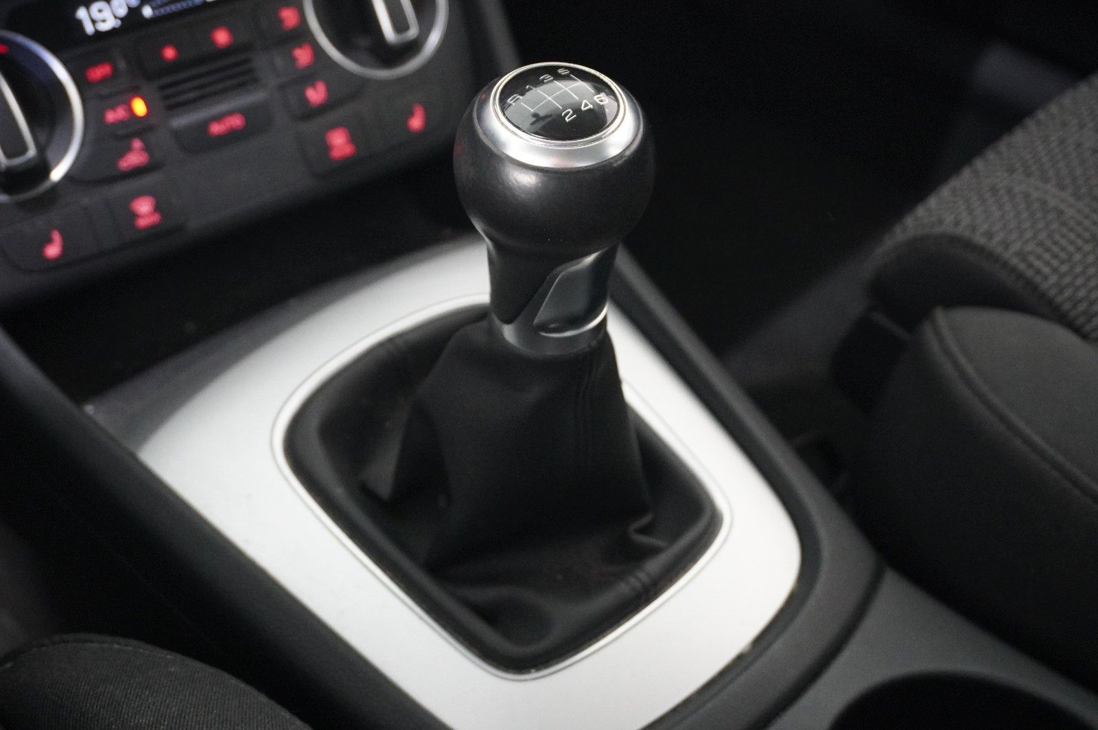 Fahrzeugabbildung Audi Q3 1.4 TFSI ULTRA SPORT NAVI/SHZ/PDC/SPORT/AHK