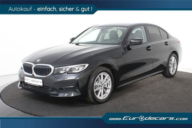 BMW 330e *1.Hand*Leder*Navi*LED*Park ass.*Carplay*