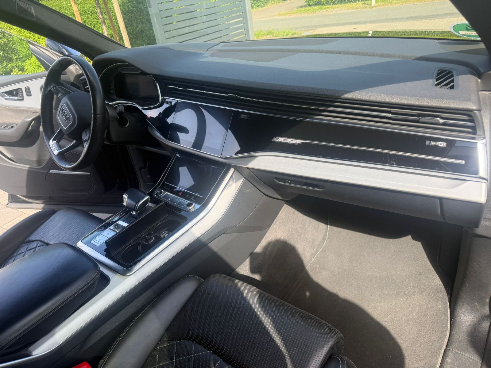 Fahrzeugabbildung Audi Q8 50 TDI quattro S-Line 1. Hand Vollausstattung
